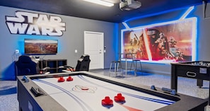 Games room - Frozen, Moana & Star Wars-Themed Rooms/8BR/Disney! (Davenport)