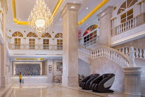 Vienna Hotel (Xupu Wanda Plaza)