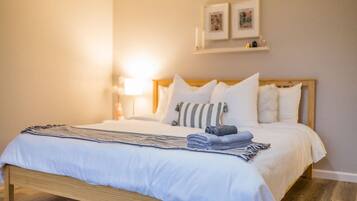Desk, free WiFi, bed sheets