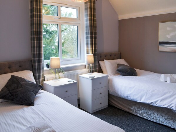 3 habitaciones, wifi gratis y ropa de cama 