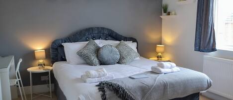 3 bedrooms, free WiFi, bed sheets