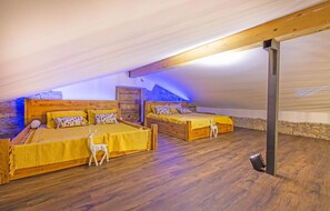 1 bedroom, travel crib, bed sheets