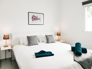 3 quartos, ferros/tábuas de passar roupa, Wi-Fi, roupa de cama