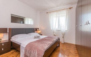 5 Schlafzimmer, Bügeleisen/Bügelbrett, Reisekinderbett, kostenloses WLAN