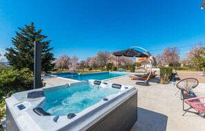 Terrace/patio - Cozy home in Tinj with kitchen (Tinj)