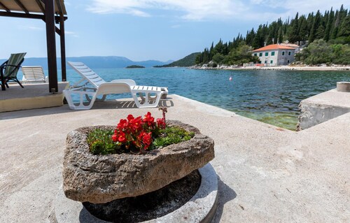Gorgeous apartment in Blace with house sea view