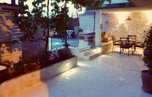 Outdoor dining - Amazing apartment in Sibenik with sauna (Sibenik)