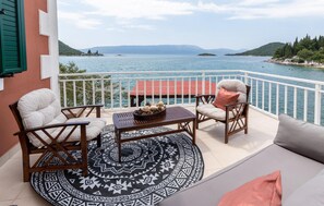 Property grounds - Cozy apartment in Blace with house sea view (Blace)