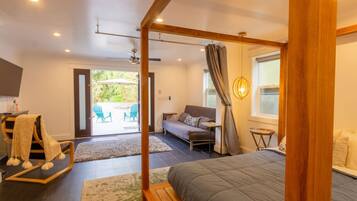 Iron/ironing board, WiFi, bed sheets