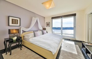 4 habitaciones, tabla de planchar con plancha y cuna de viaje 