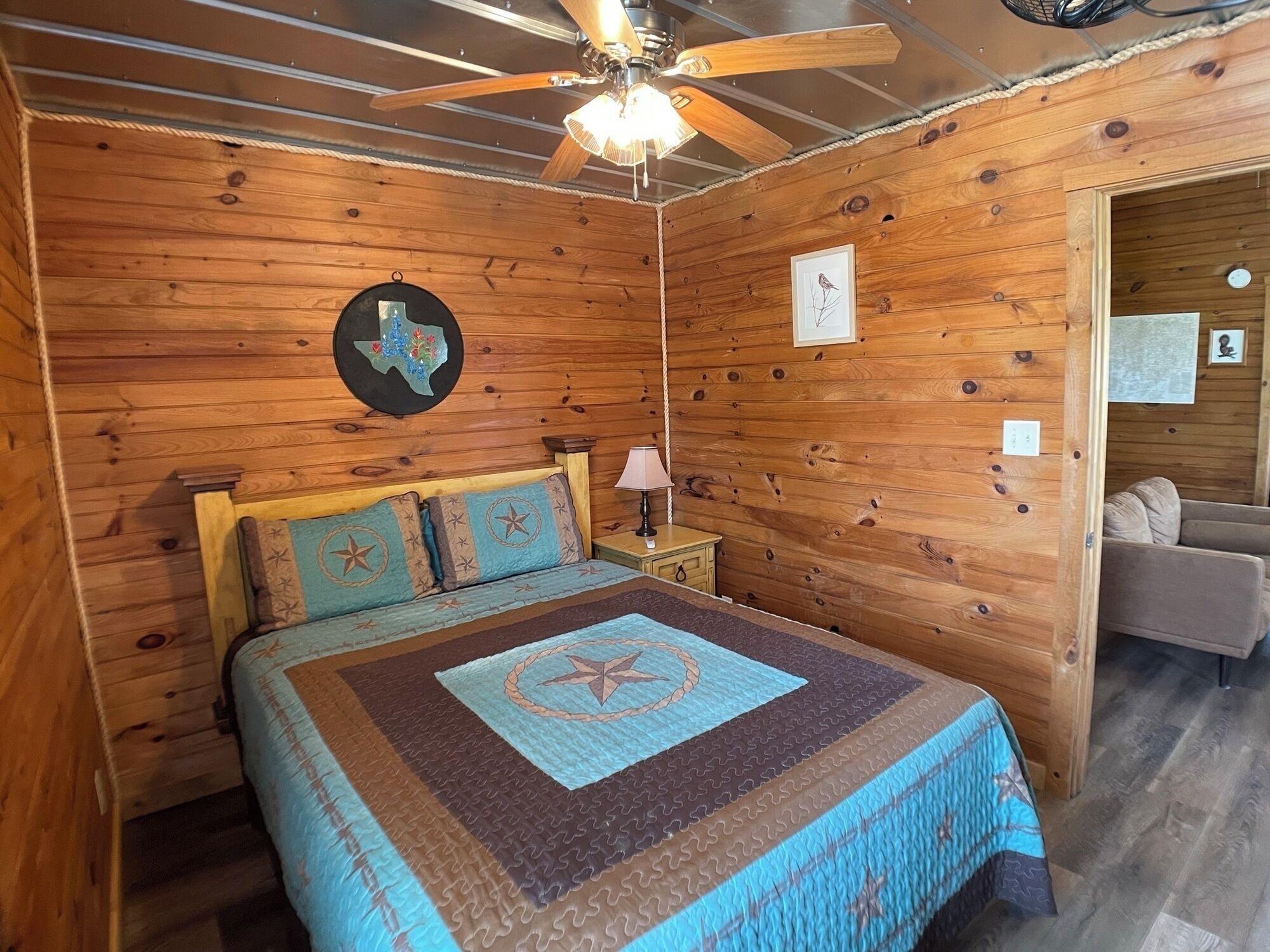 2 bedrooms, iron/ironing board, bed sheets