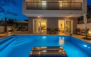 Et oppvarmet basseng