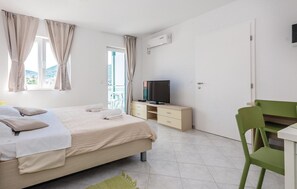1 chambre, Wi-Fi gratuit, draps fournis