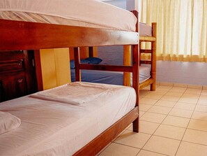 Free WiFi, bed sheets - Hotel Las Palmeras  (Tonsupa)