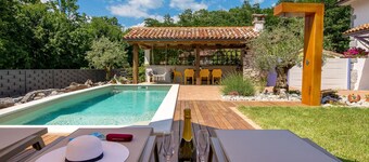 Amazing home in Mucici with kitchen