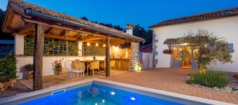 Amazing home in Mucici with kitchen