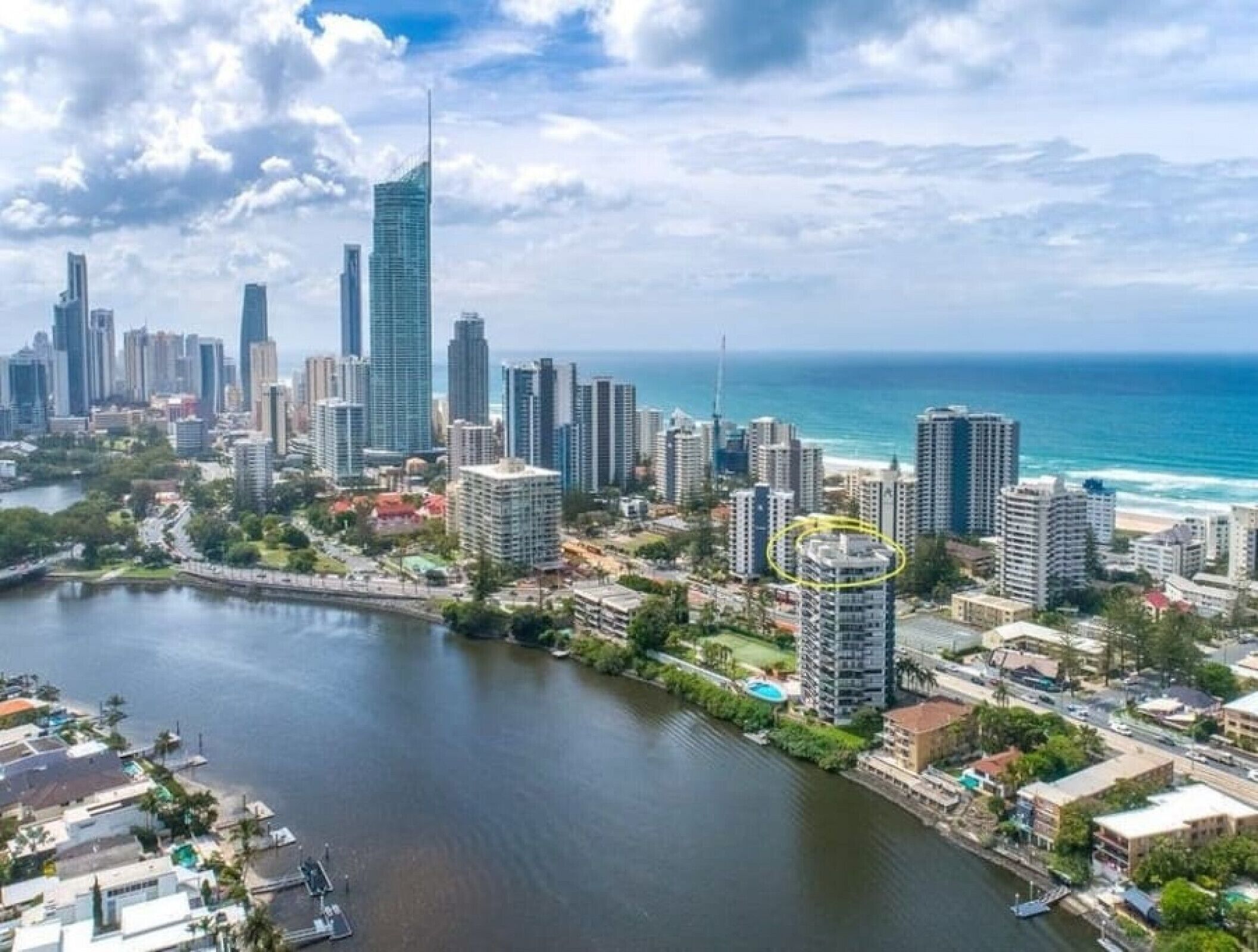 ABSOLUTE Riverfront 2bed apt with amazing views from every window — image 4