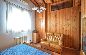 2 bedrooms, bed sheets