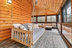 Interior - Lux 4BR Cabin near Bear Claw Vineyard , Hot Tub, Game Room, and Mins to Downtown (Blue Ridge)