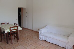 Living area - S241 - Sirolo, two-room apartment completely renovated (Coppo)