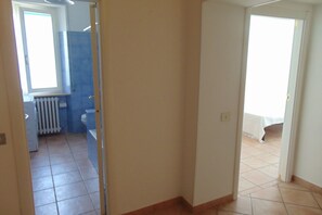 1 bedroom, bed sheets - S241 - Sirolo, two-room apartment completely renovated (Coppo)