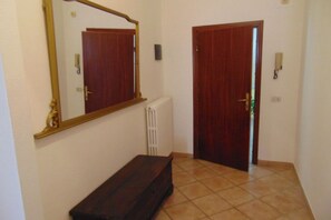 Interior - S241 - Sirolo, two-room apartment completely renovated (Coppo)