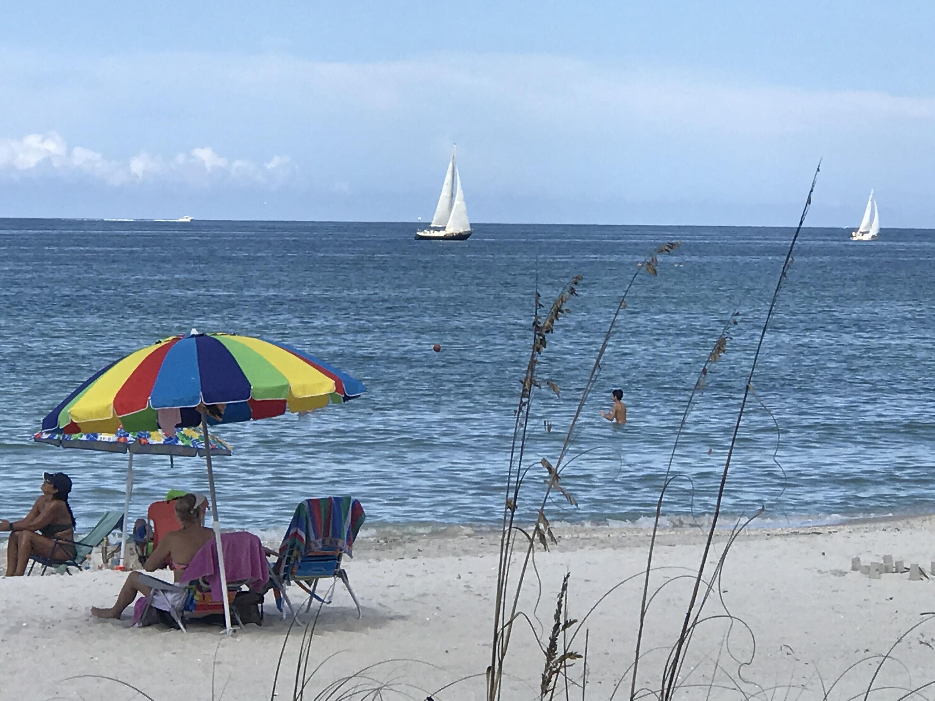 Una spiaggia nelle vicinanze