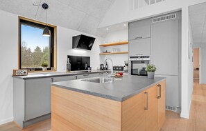 Réfrigérateur, four, plaque de cuisson, lave-vaisselle