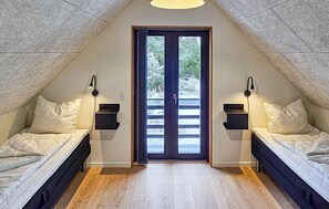 4 bedrooms, travel crib, free WiFi - 3 bedroom nice home in Rømø (Rømø)
