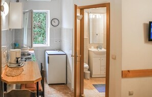 Fridge, coffee/tea maker - Beautiful apartment in Podgora (Podgora)