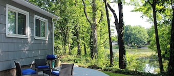 The Lakeside Cottage in Stow!