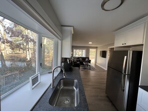 Fridge, microwave, oven, stovetop - The Lakeside Cottage in Stow! (Stow)