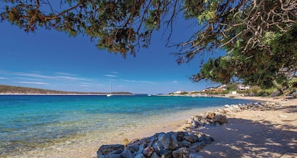 Lovely home in Banjol