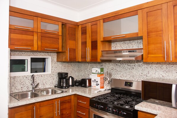 Fridge, microwave, oven, stovetop