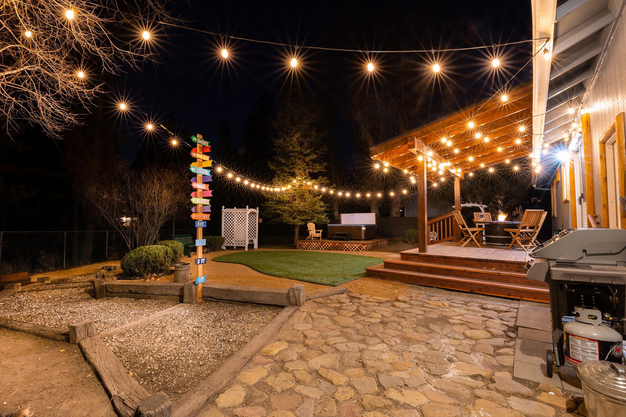 Near Lake & Village - Gorgeous! ❤️ Fenced • Spa• EV • Fire pit • Ping Pong