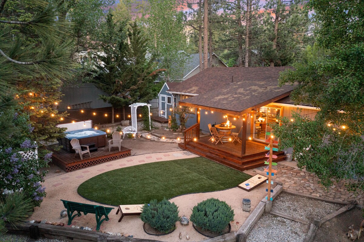 Near Lake & Village - Gorgeous! ❤️ Fenced • Spa• EV • Fire pit • Ping Pong