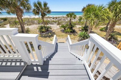 5 STAR BEACH FRONT RENOVATED TOWNHOME with BEACH SERVICE on Okaloosa Island