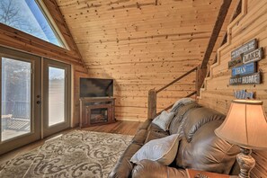 TV, fireplace, video games, DVD player - Sparta Lake Home w/ Deck & Boating Access! (Sparta)