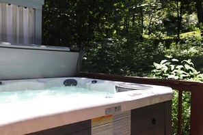 Bain à remous extérieur
