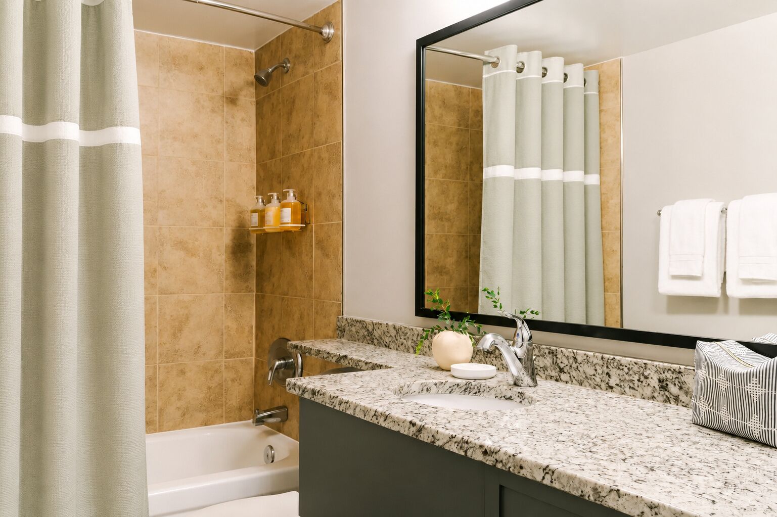 Standard Apartment, 2 Bedrooms, Kitchen | Bathroom | Hair dryer, towels, soap, shampoo