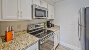 Unclassified image, 3 of 79, button - Global Luxury Suites at Georgetown (Washington)