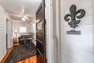 Rendezvous, Not Pet Friendly | Living area