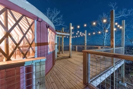 Terrace/patio. Cherry Blossom Yurt on Lookout Mountain