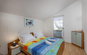 1 quarto, Wi-Fi de cortesia, roupa de cama