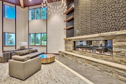 Palisades Ski Condo: Ski-in/ski-out Studio w/ Hot Tubs, Pool