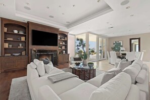 TV connectée, cheminée, espaces bureaux