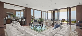 Luxurious Trousdale Estate with Expansive Grounds