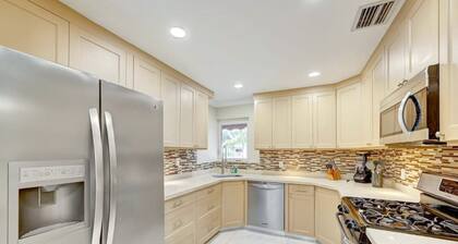 Tropical Oasis 6BR/4BR Villa Pool & Billiard Room
