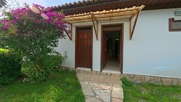 Habitación triple familiar, fumadores | Escritorio, espacio para trabajar con un portátil, wifi gratis