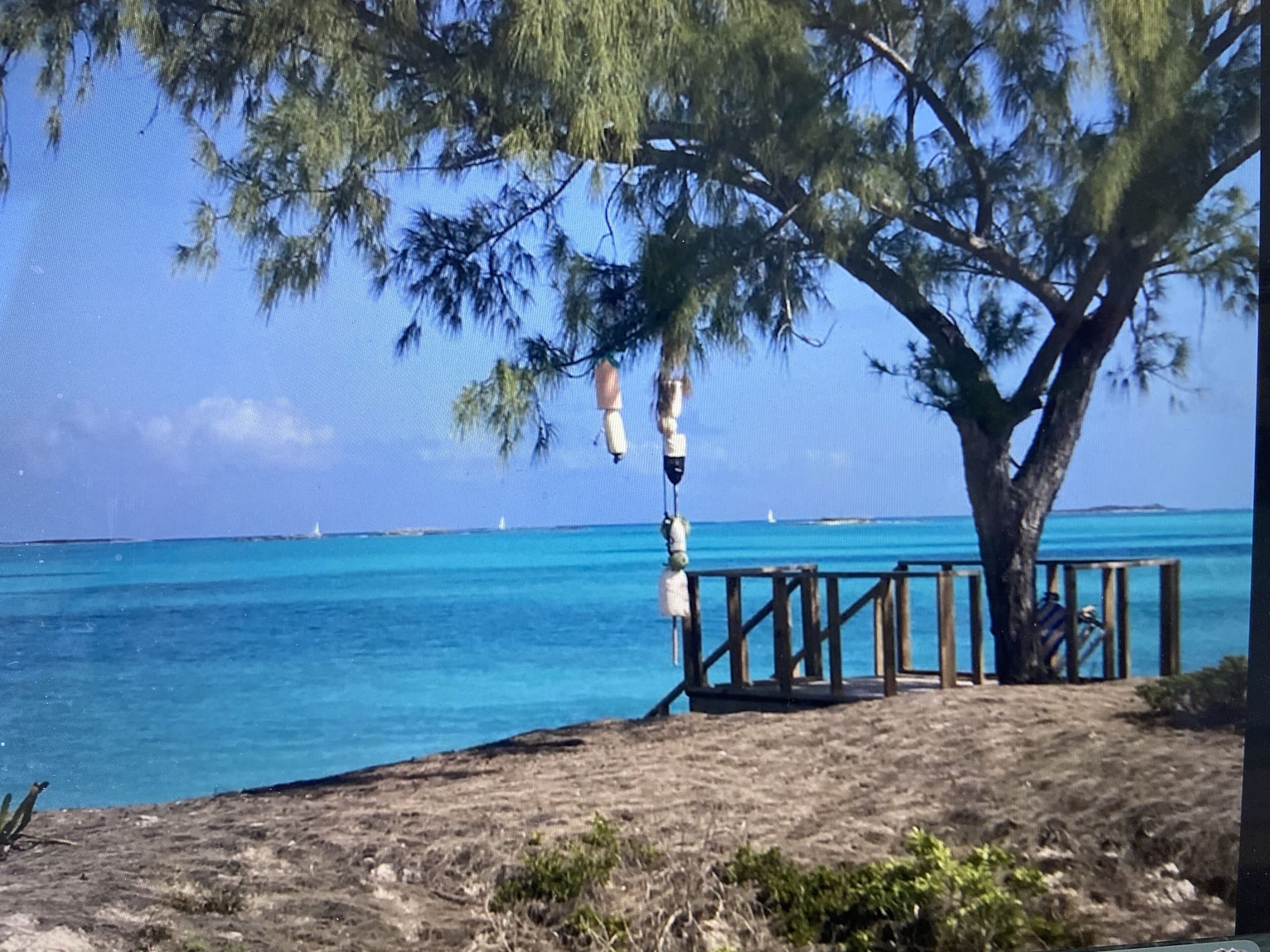 Beach nearby, sun-loungers, beach towels